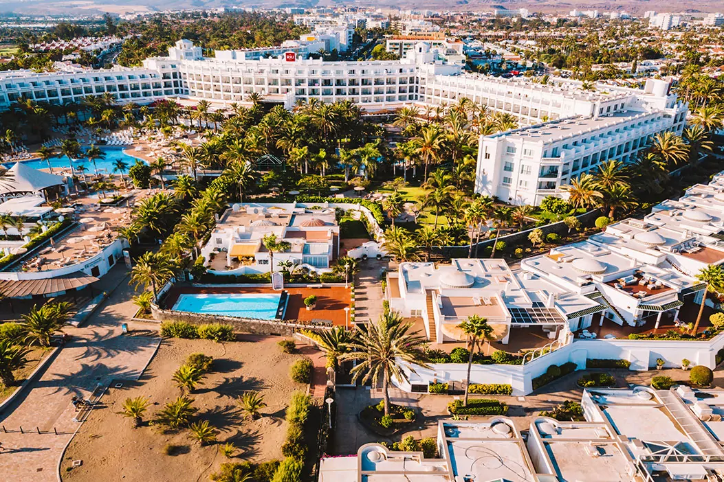 all inclusive hotel met zwembad